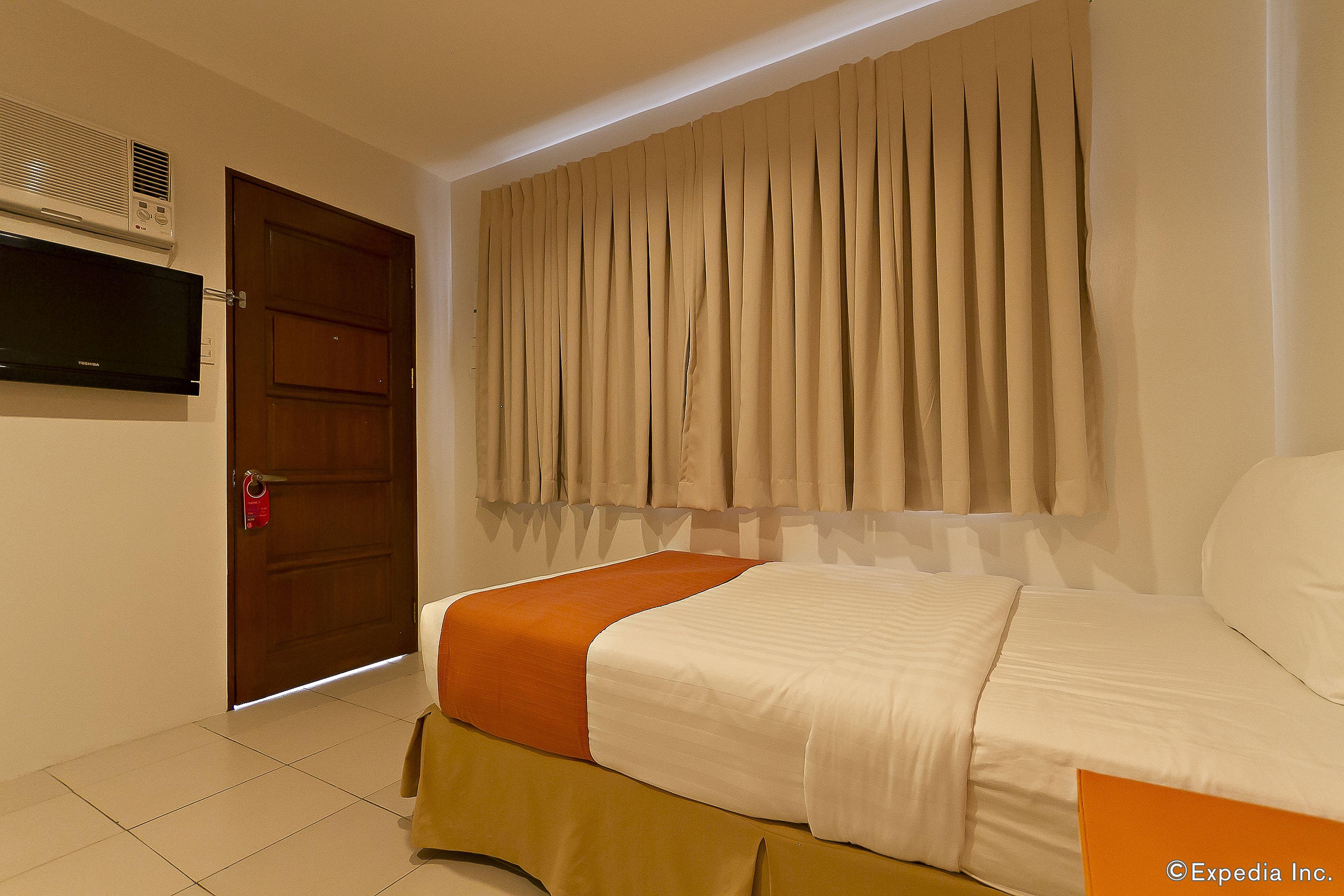 HOTEL ESCARIO CENTRAL | ⋆⋆ | CEBU, PHILIPPINES | SEASON DEALS FROM $36